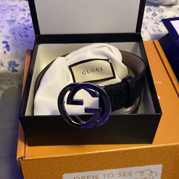 Selling a great Gucci belt black iltalian leather get it before it’s gone - Picture 4 of 5